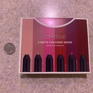Trestique matte for every mood mini matte lip set